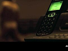 弗洛拉·蒙哥马利《本能》全裸激情戏