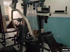 Gym instructor seduces 45-year-old client, fucks her pussy with BBC