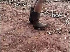 Small Country Girl Dances Funk And Gets Fucked In Sugarcane!
