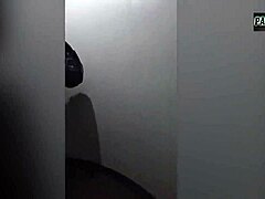 extranjera gordita muestra tetas para trabajo