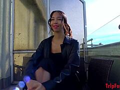 Wow, her body is amazing! Never seen such erotic curves 😍