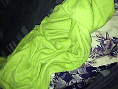 me follo a la mama de mi mejor amigo le gusta que la preñen