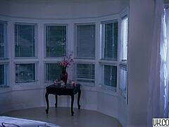 Linda colegiala shows off her teen 18+ charm