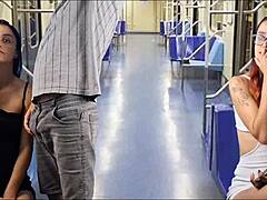 pervertido goza em público