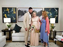 年轻闺蜜三人行冒险