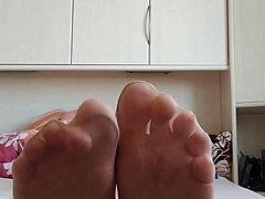 Nylon Feet Bed Play