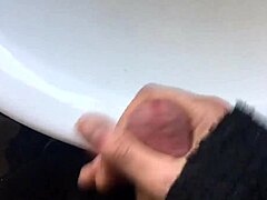 Solo Twink Squirting 😈