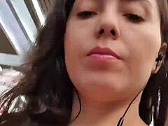 Pussy Flash in Supermarket