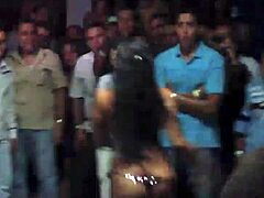 Sexy Chica Strips 🔥