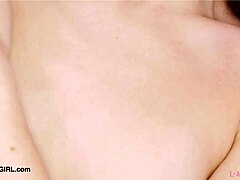 redhead model body reveal