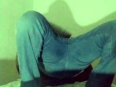 Bed Squid Masturbation